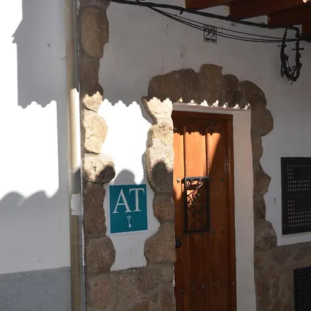 Casa Rogelio Valverde *